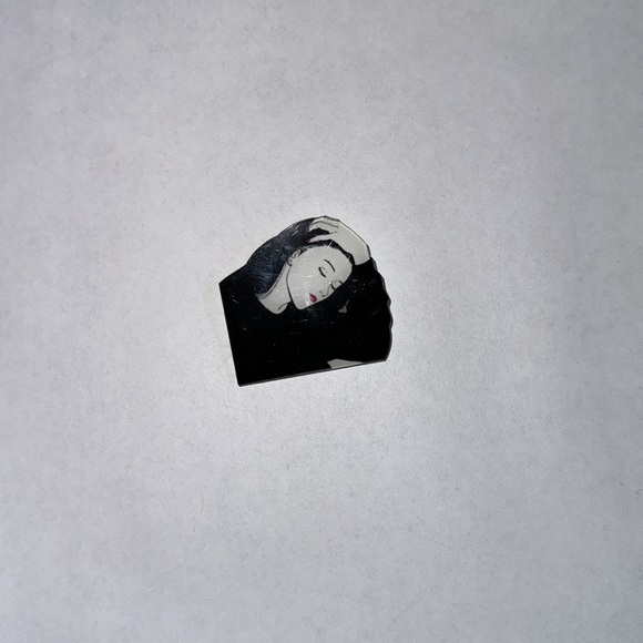 Fashion pin - free with a purchase of an item - Picture 4 of 7